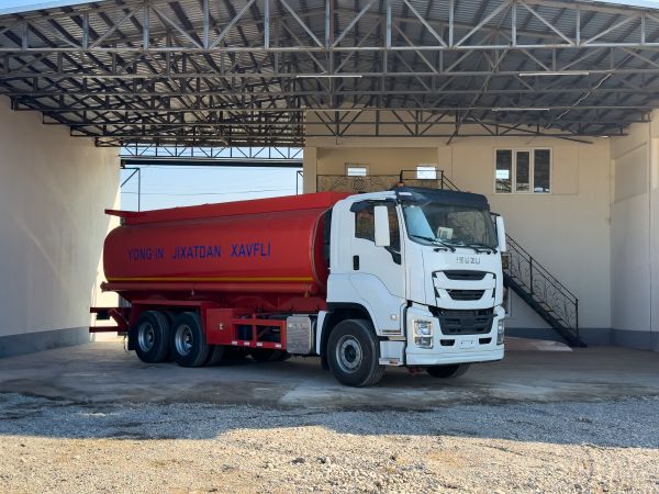 Автоцистерна для перевозки светлых нефтепродуктов вместимостью 22 м3 на шасси ISUZU GIGA CL5350GYYC6