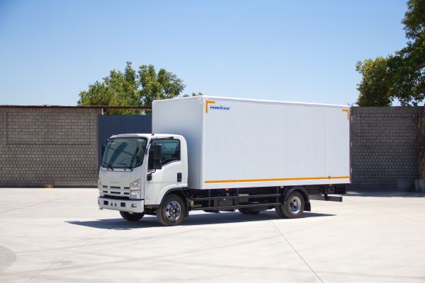 Изотермический кузов-фургон на базе шасси ISUZU NQR 90L-L