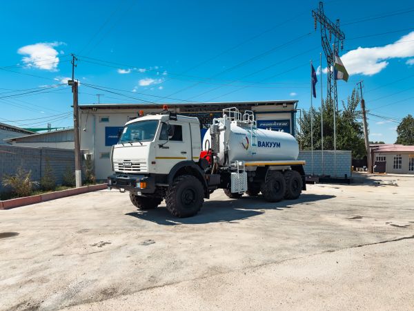 Вакуумная машина на шасси КАМАЗ 43118