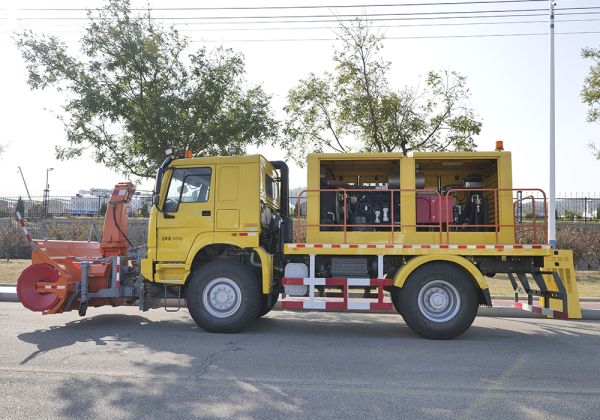 ФРЕЗЕРНО-РОТОРНЫЙ СНЕГООЧИСТИТЕЛЬ GCX530JB