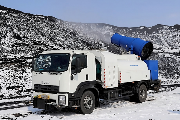 «Пылеподавитель мобильный на шасси» в примере на шасси ISUZU FVR