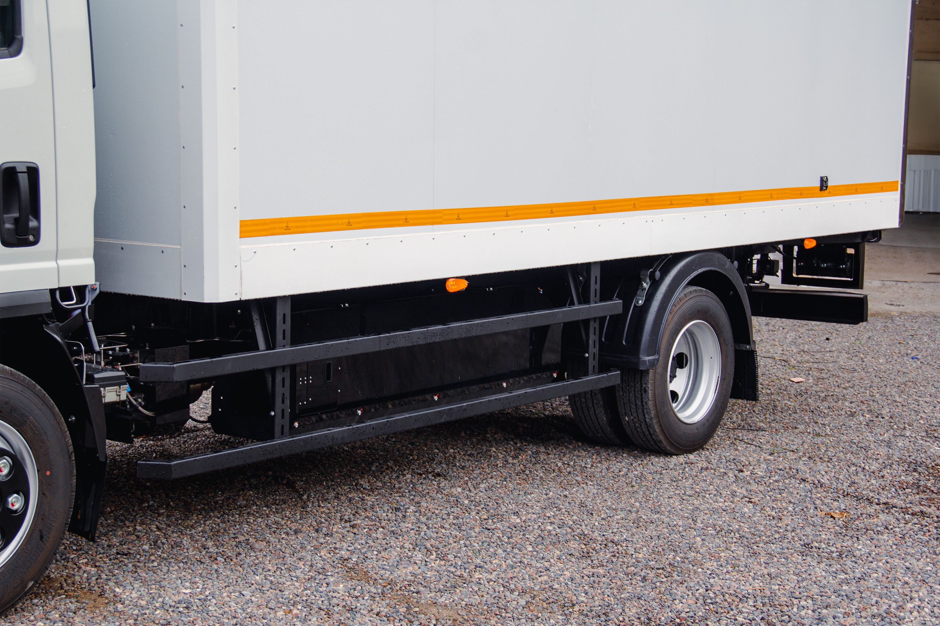 Рефрижераторный КУЗОВ-ФУРГОН (±18°C) ISUZU NPR 82L CNG