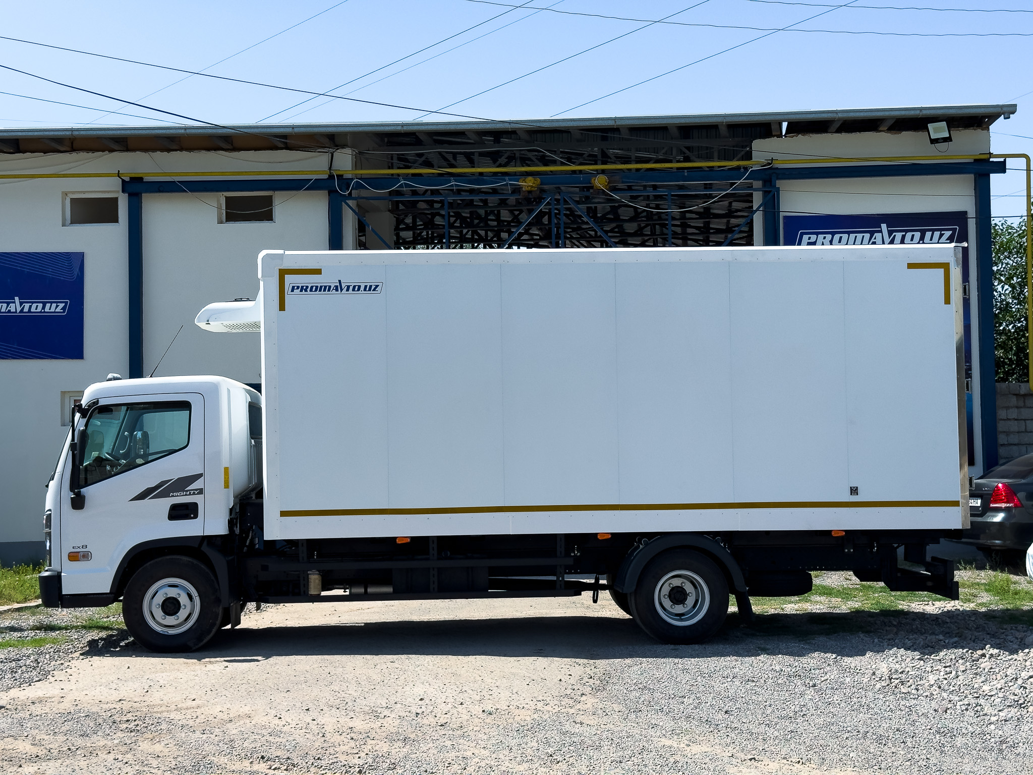 Рефрижераторный кузов-фургон на базе  давальческого шасси Hyundai Mighty EX-8